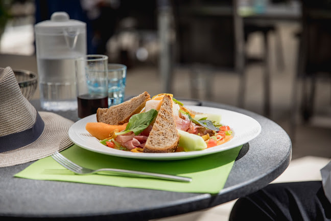 Opinii despre Restaurant Les Capucines în Lausanne - Gastronomie und Hotellerie