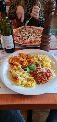 Trattoria Des Cèdres - Gastronomie und Hotellerie