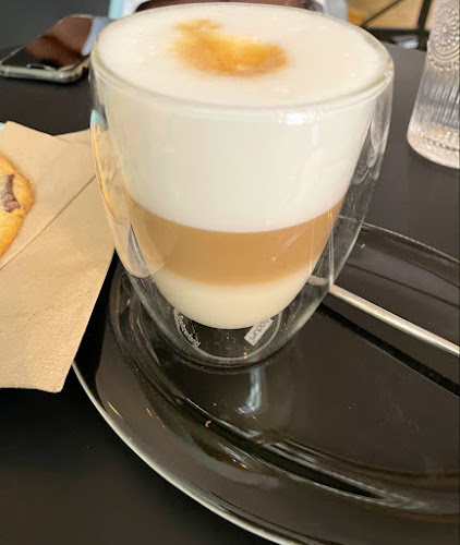 Opinii despre CofteArt boutique et Coffee Shop since 2015 în Neuchâtel - Gastronomie und Hotellerie