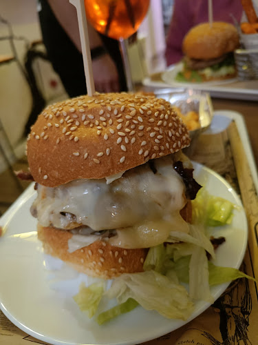 FMR Funky Monkey Room - Gastronomie und Hotellerie