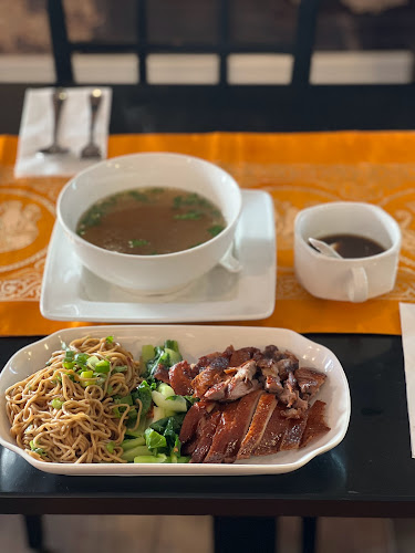 Opinii despre Tam Nan Siam Thai Restaurant în Zürich - Gastronomie und Hotellerie