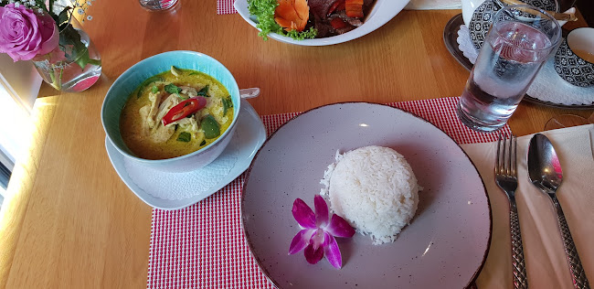 Siam Square Restaurant & BAR