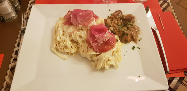 Exclusive Restaurant Pizzeria Cafe - Perly