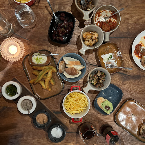 Simple Steakhouse & Tapas Bar - Gastronomie und Hotellerie