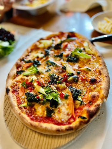 Opinii despre Restaurant Pizzeria Turicum în Zürich - Gastronomie und Hotellerie