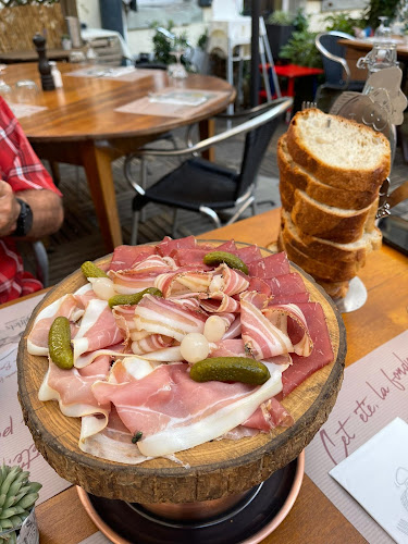 Trois Sifflets - Gastronomie und Hotellerie