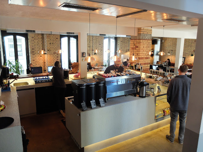 Comentarii opinii despre Auer & Co.