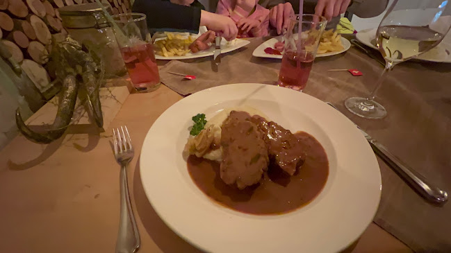 Opinii despre Bergwirtschaft zur Alpgschwänd în Sarnen - Gastronomie und Hotellerie