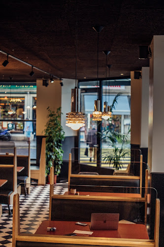 Comentarii opinii despre The Hamburger Foundation - Eaux-Vives