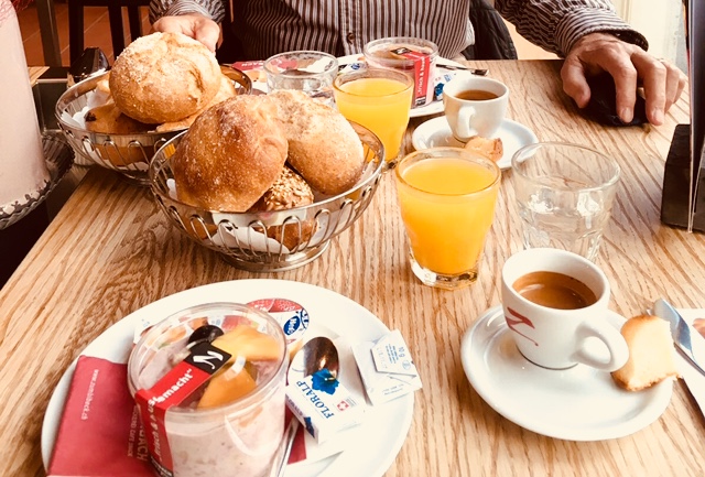 Opinii despre Zumbach Bäckerei-Confiserie în Zug - Gastronomie und Hotellerie