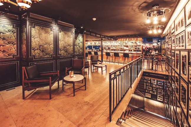 Penthouse Roof Top Bar – 360° View