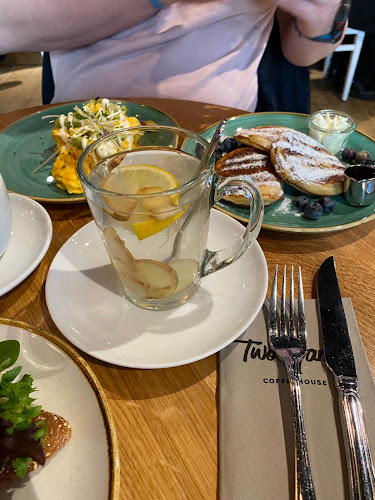 Two Hands Restaurant - Gastronomie und Hotellerie