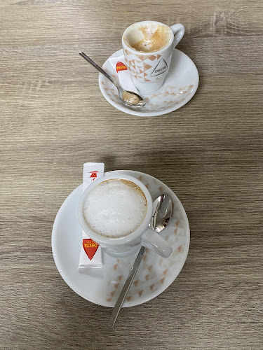 Opinii despre Dialogue café bar Tea-Room în Geneva - Gastronomie und Hotellerie