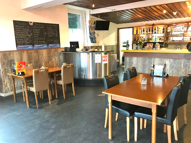 Comentarii opinii despre Charles Marquis