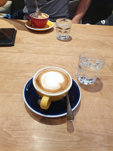 Diagonal Café & Bar - Gastronomie und Hotellerie