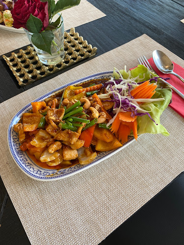 Opinii despre Siam Square Bistro în Opfikon - Gastronomie und Hotellerie