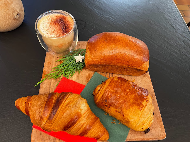 Opinii despre Aux mille et une gourmandises Sàrl în Bernex - Gastronomie und Hotellerie