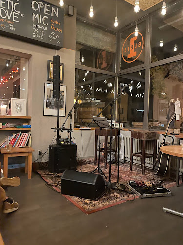 Comentarii opinii despre Gleis1 / Café - Kultur - Werkstatt