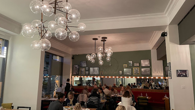 Av. du Casino 32, 1820 Montreux