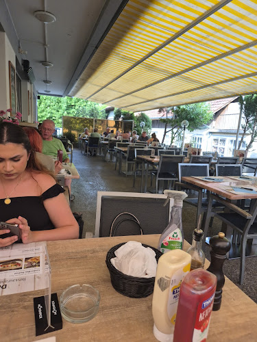 Opinii despre Restaurant Höck în Lyss - Gastronomie und Hotellerie