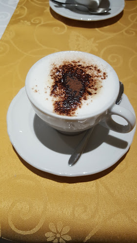 Opinii despre Café Restaurant Treff în Bern - Gastronomie und Hotellerie