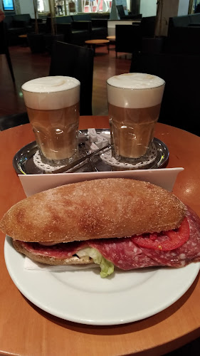 Opinii despre Diagonal Café & Bar în Bern - Gastronomie und Hotellerie