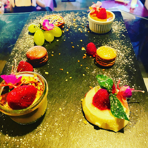 Opinii despre Pizzeria Calabria Dai 3 Fratelli Scalea în Geneva - Gastronomie und Hotellerie