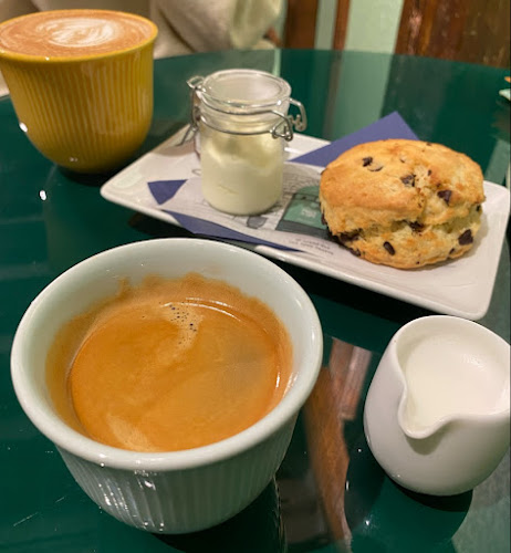 Opinii despre Pages & Sips în Geneva - Gastronomie und Hotellerie