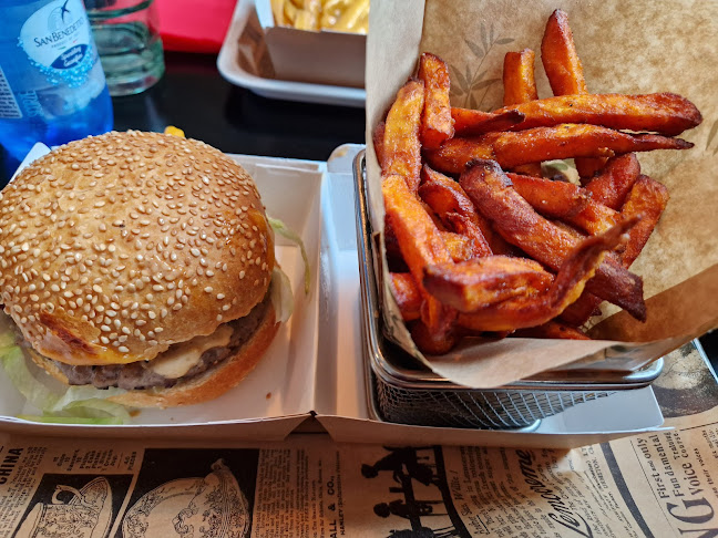 Raclette und Rösti by FMR - Geneva