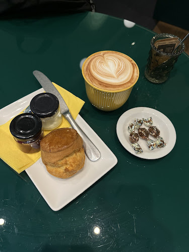 Comentarii opinii despre Pages & Sips