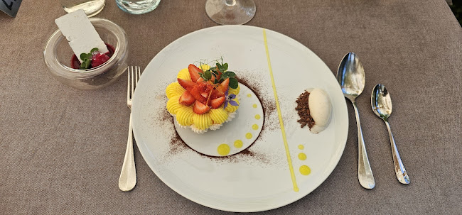 Av. DuPeyrou 1, 2000 Neuchâtel