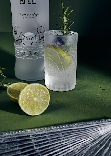 La Rive Lounge Bar - Gastronomie und Hotellerie