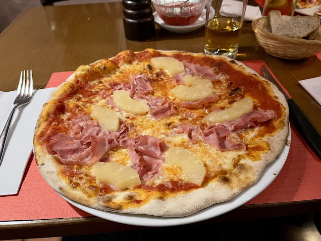 Opinii despre Altstadt Pizzeria zur Mühle în Sursee - Gastronomie und Hotellerie