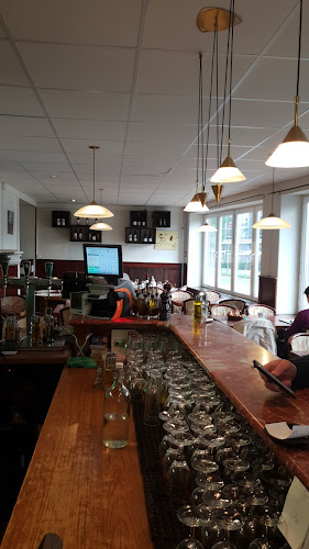 Opinii despre Café du Léman Milan et Malina Cejovic în Renens - Gastronomie und Hotellerie