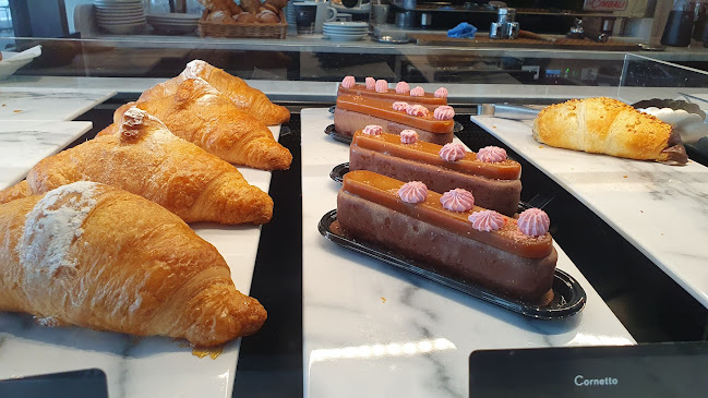 Opinii despre Caffè Spettacolo Altstetterplatz în Zürich - Gastronomie und Hotellerie