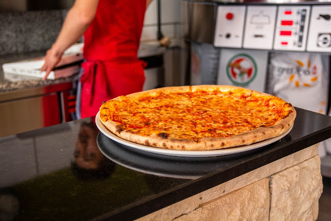 Pizzeria la Piccola - Gastronomie und Hotellerie