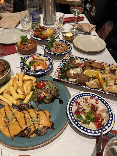 Moudi Bar & Restaurant - Gastronomie und Hotellerie