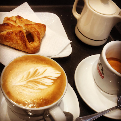 Opinii despre Madalena Vintage Café în Lugano - Gastronomie und Hotellerie