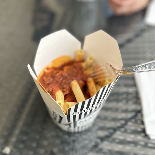 Opinii despre Manta Bar în Winterthur - Gastronomie und Hotellerie