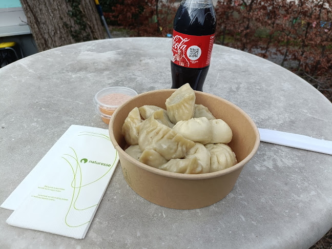 Yabtsang Momo Corner - Gastronomie und Hotellerie