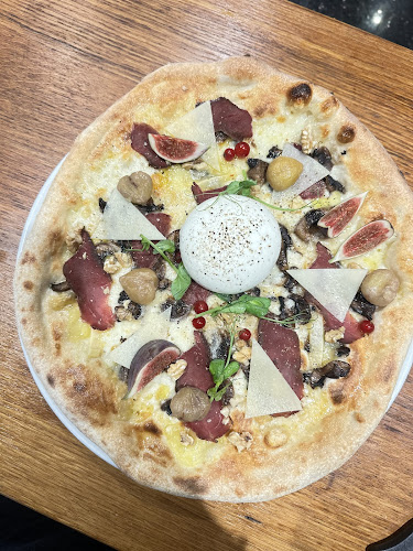 Pizzeria du Moulin, Llabjani