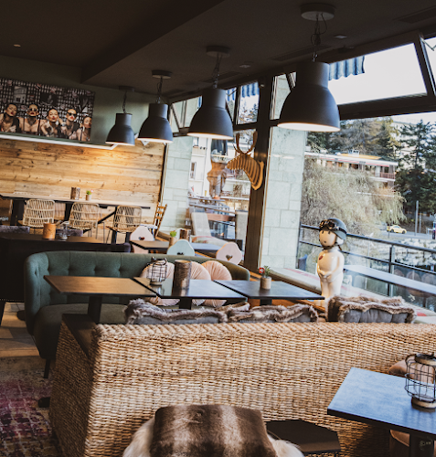 Comentarii opinii despre French Kiss lounge