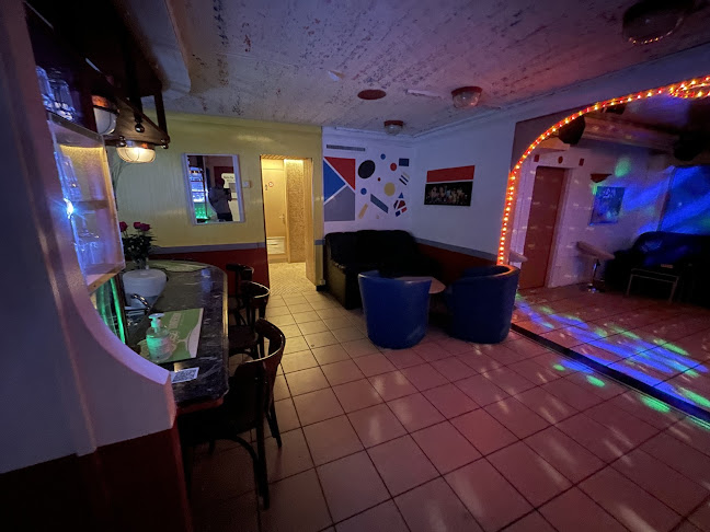 Metro Bar Latino , Castillo Vernucci Dolores - Olten