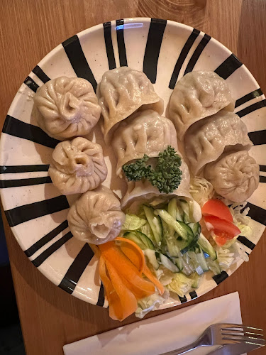 Comentarii opinii despre TIBET BISTRO ● Supertasty Food & Drinks ● VEGAN or BEEF ●Restaurant & Take Away● 🚶3min.🚶🏼‍♀️ HB Winterthur