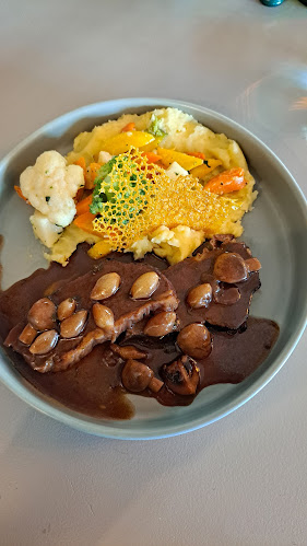 Le Resto by Hostellerie du Chateau - Rolle