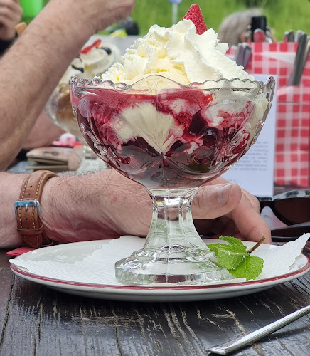 Opinii despre Blüemlisalp în Herrliberg - Gastronomie und Hotellerie
