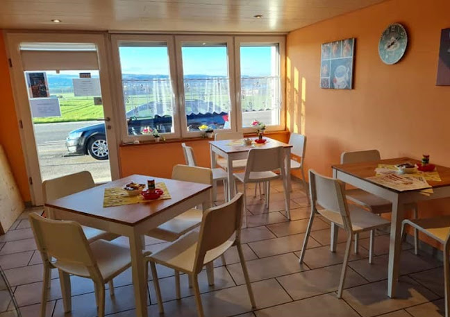 Tina’s Muffins Café and Bakery