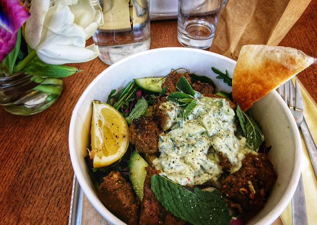 Opinii despre Street Kitchen Cafe în Lausanne - Gastronomie und Hotellerie