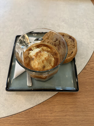 Comentarii opinii despre Madeleine - Café, Livres & Co