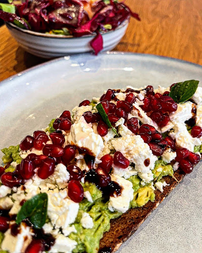 Comentarii opinii despre L'Aubépine Café